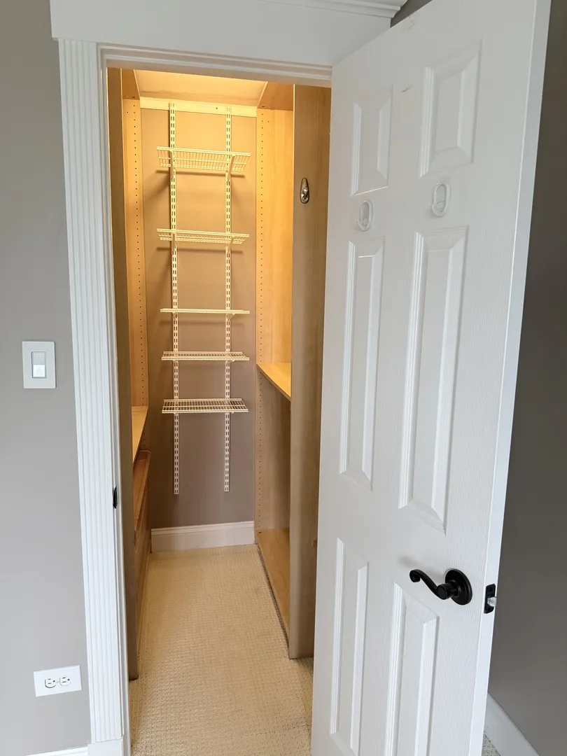 1627 N Windsor Dr, ,  60004, USA 60004-Arlington Heights-IL