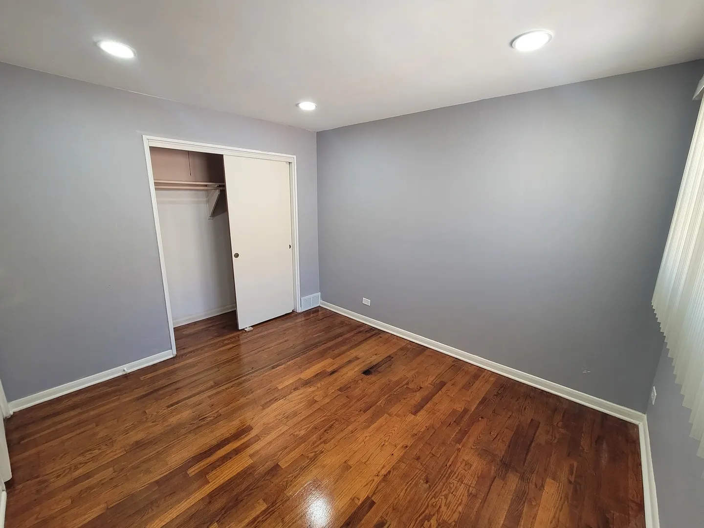 8950  Blvd, ,  60077, USA 60077-Skokie-IL