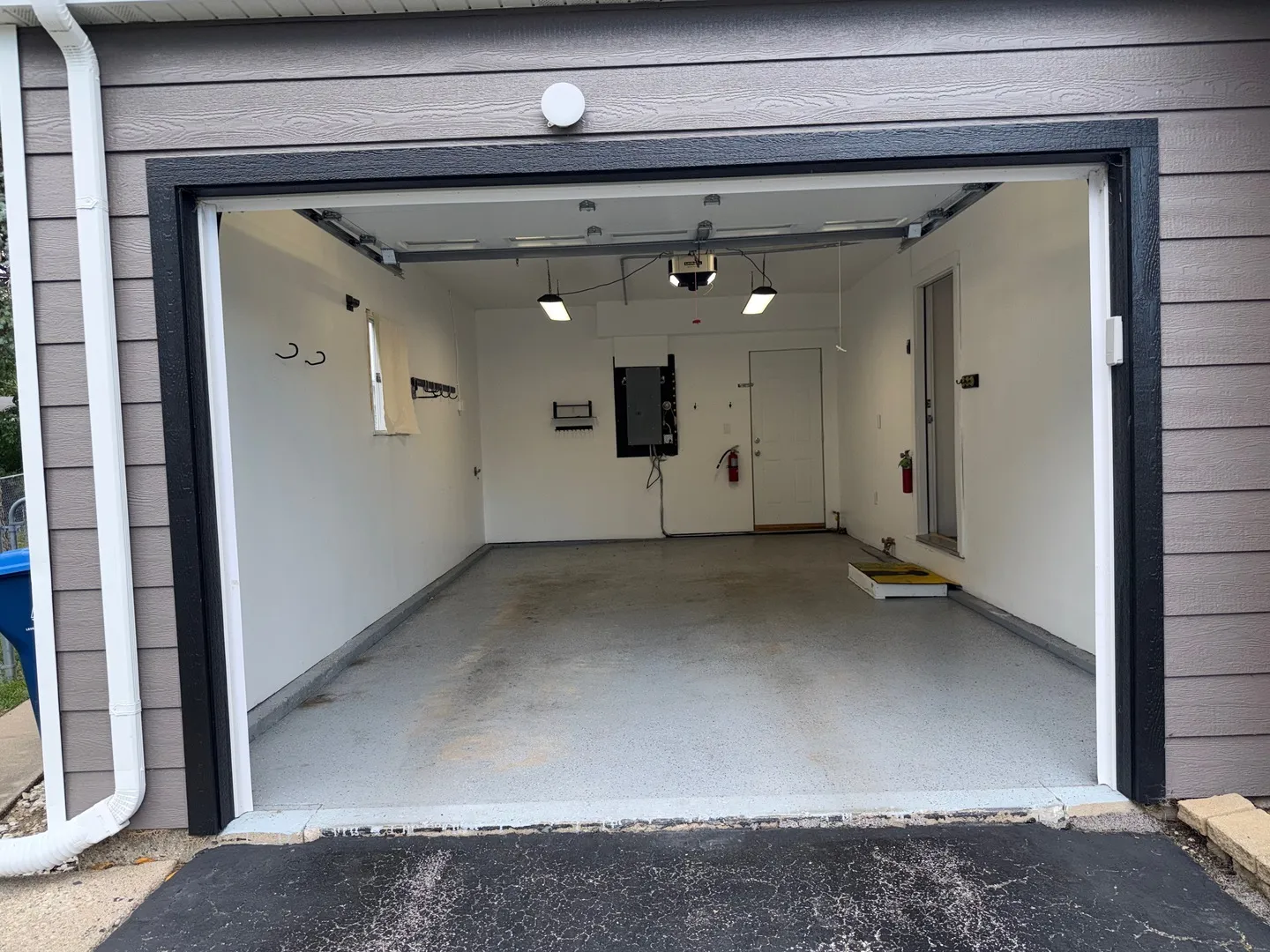 303 Lee Ct, , 60014, USA 60014-Crystal Lake-IL