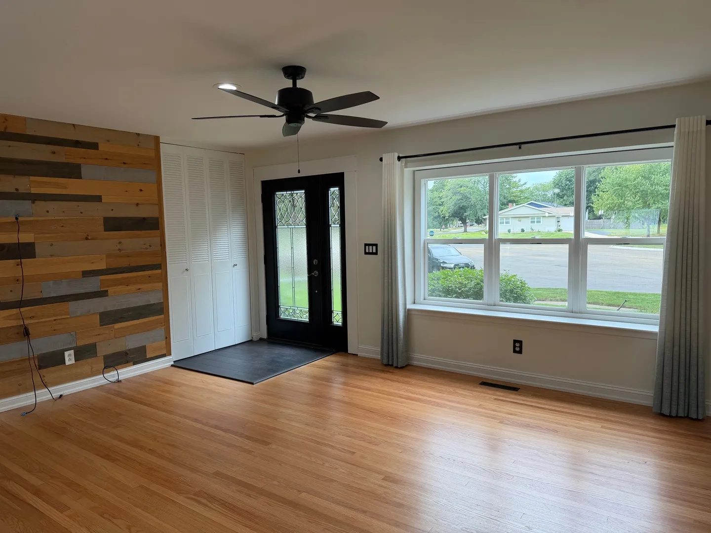 303 Lee Ct, , 60014, USA 60014-Crystal Lake-IL