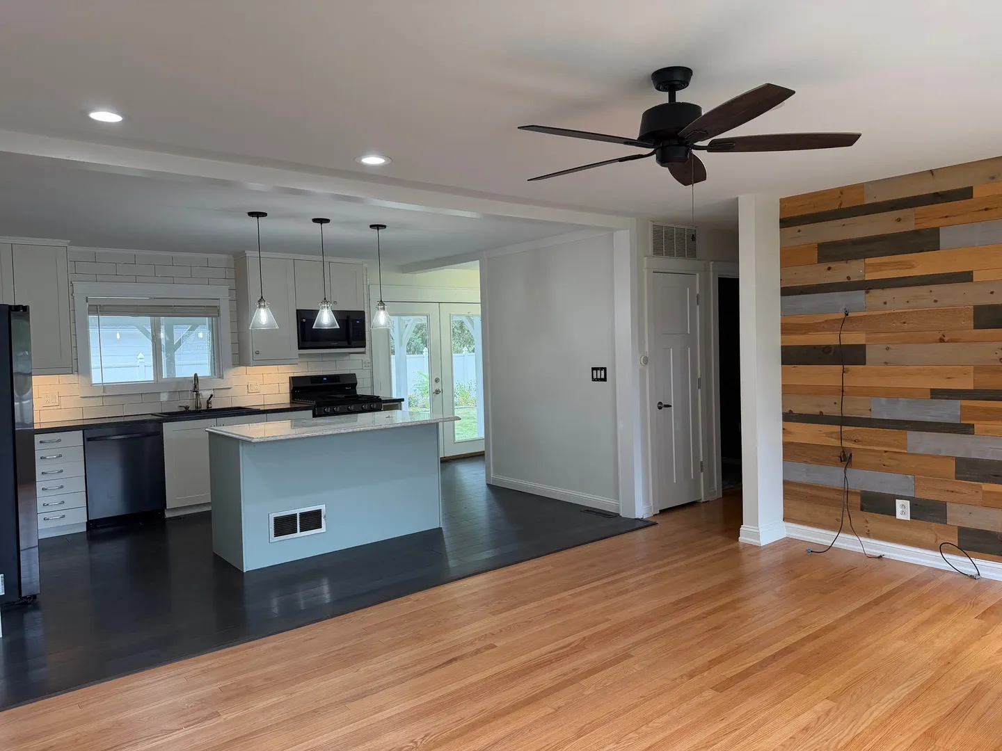 303 Lee Ct, , 60014, USA 60014-Crystal Lake-IL
