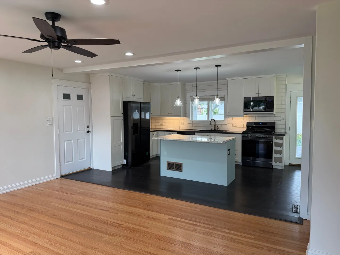 303 Lee Ct, , 60014, USA 60014-Crystal Lake-IL