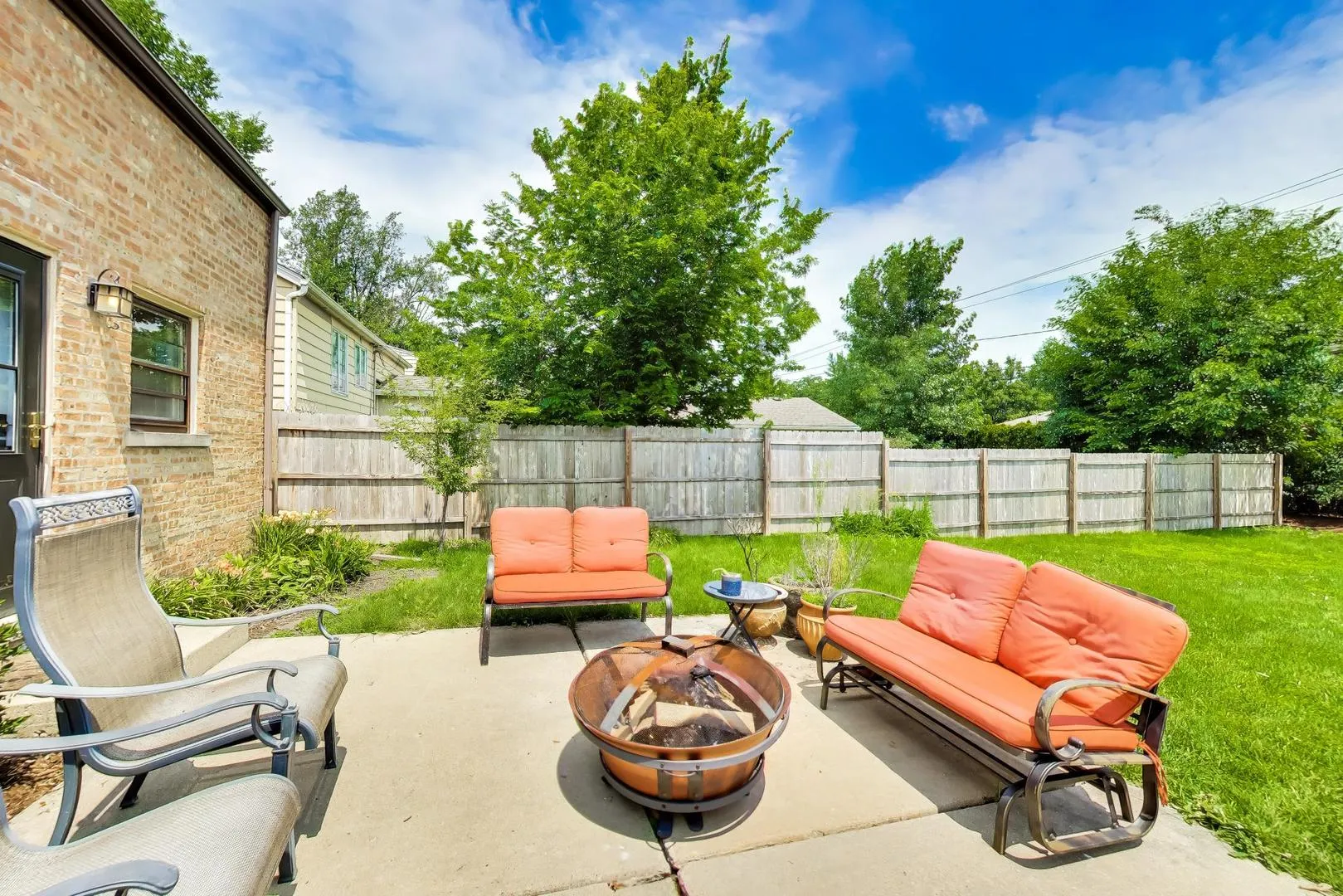 679 Spring Rd, ,  60126, USA 60126-Elmhurst-IL