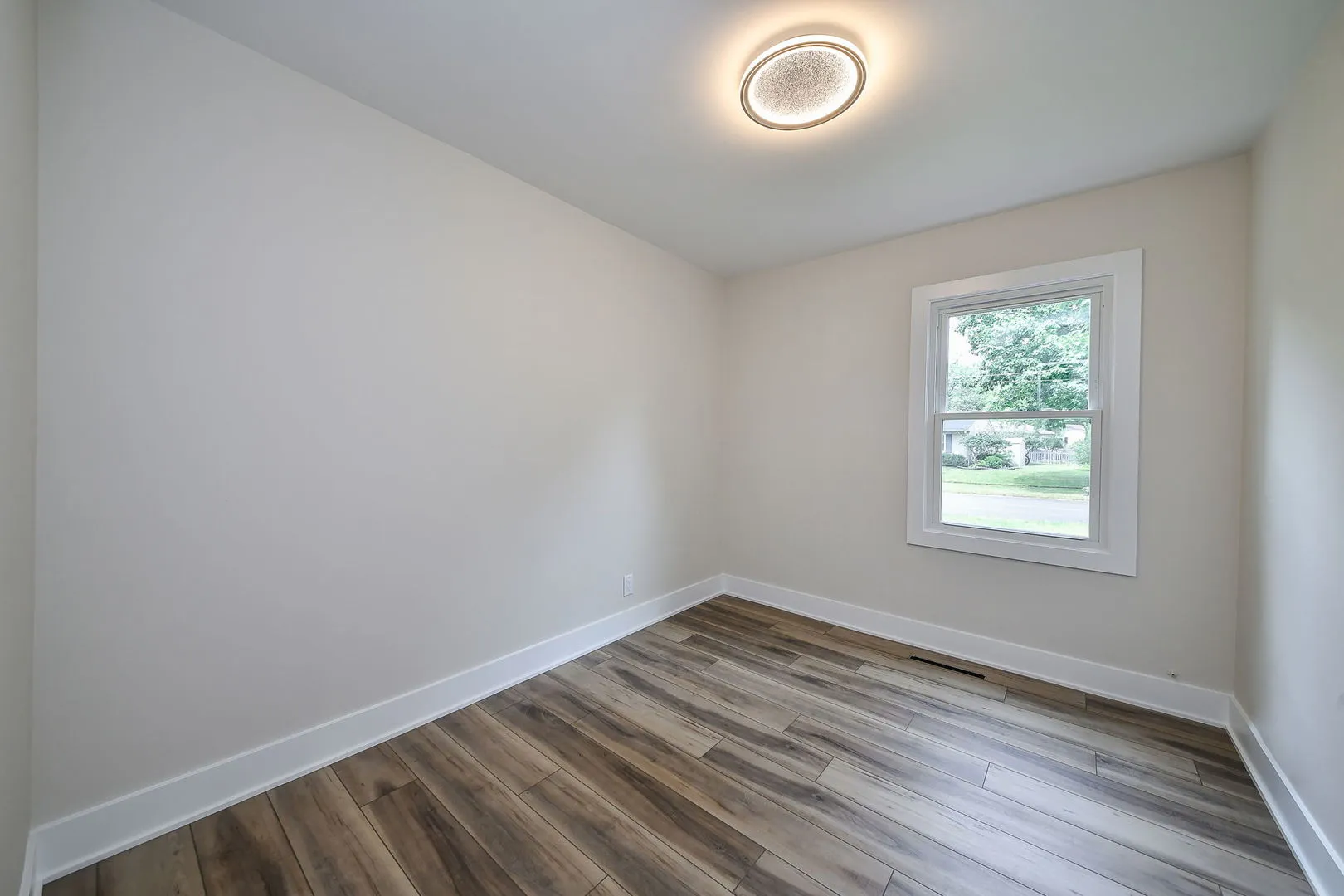 828 Valley Ln, ,  60134, USA 60134-Geneva-IL