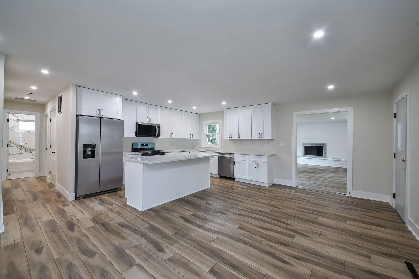 828 Valley Ln, ,  60134, USA 60134-Geneva-IL