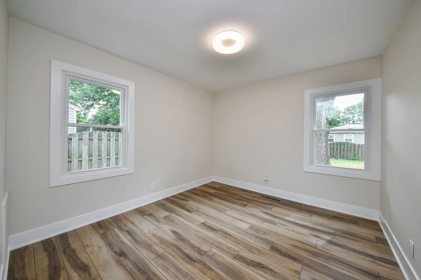 828 Valley Ln, ,  60134, USA 60134-Geneva-IL