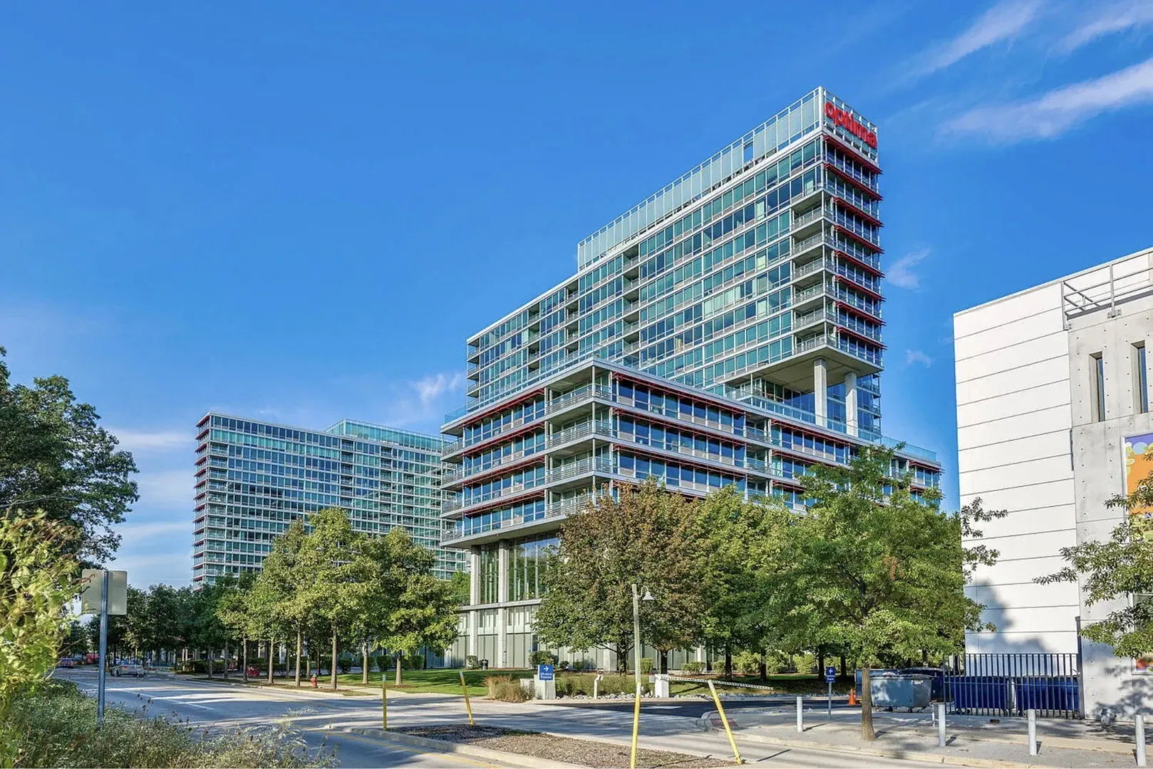 9715 Woods Dr, ,  60077, USA 60077-Skokie-IL