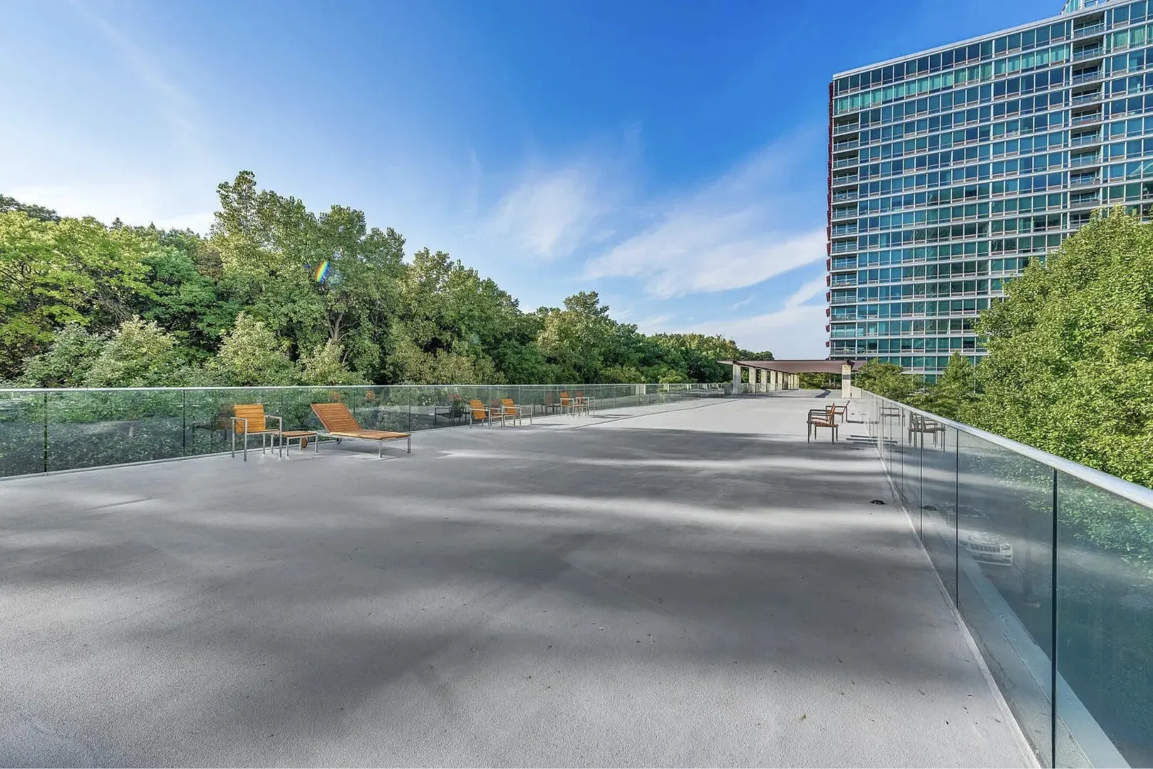 9715 Woods Dr, ,  60077, USA 60077-Skokie-IL