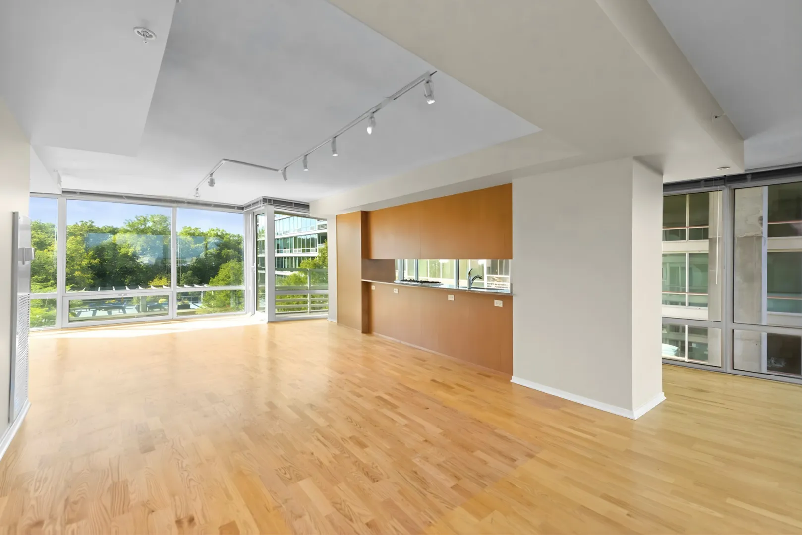 9715 Woods Dr, ,  60077, USA 60077-Skokie-IL