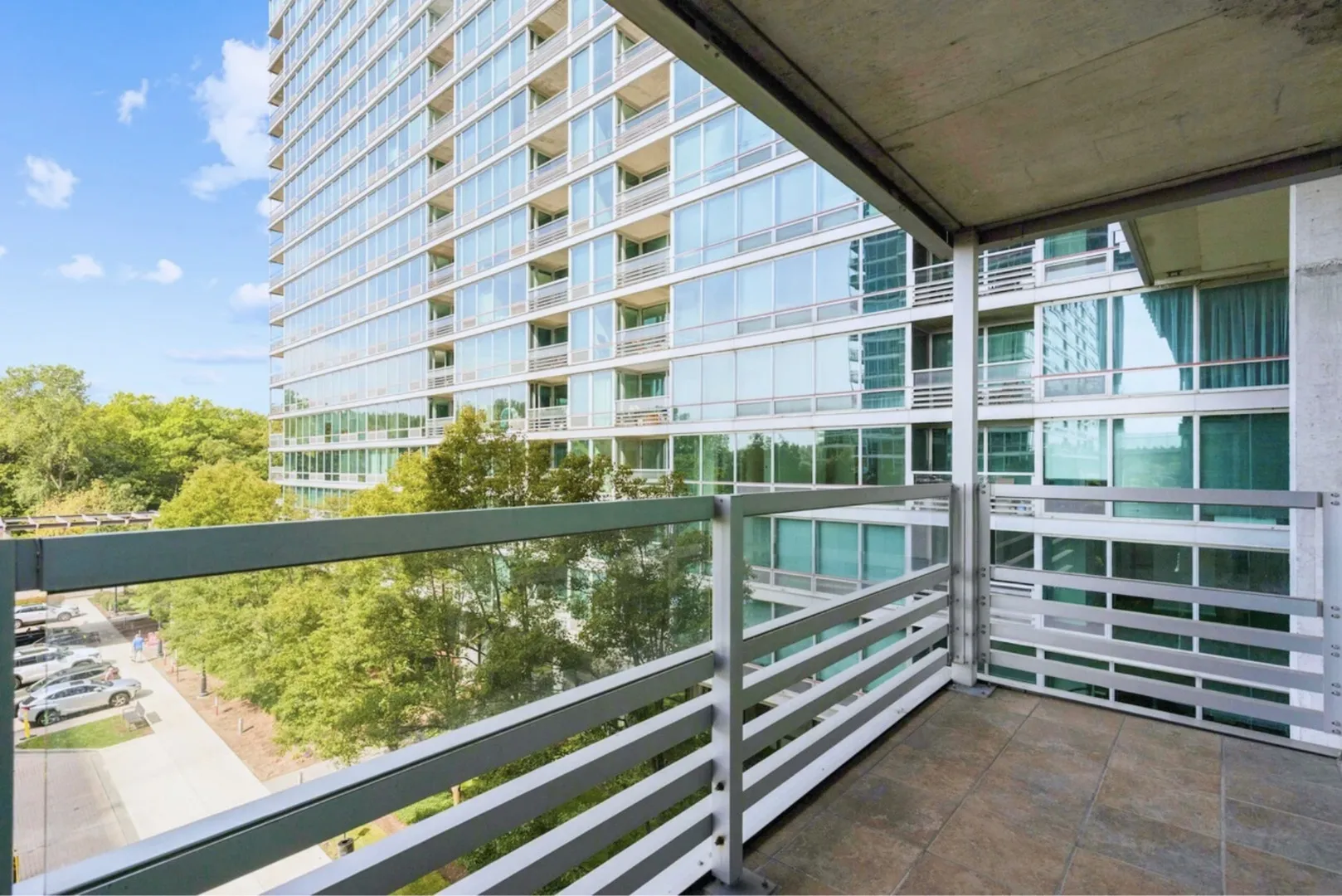 9715 Woods Dr, ,  60077, USA 60077-Skokie-IL