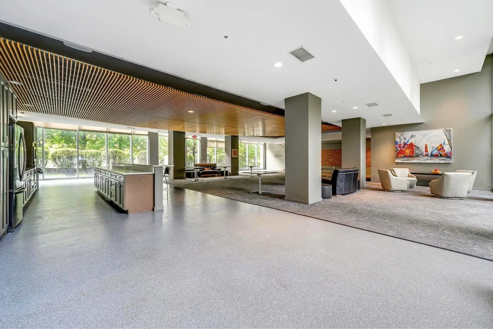 9715 Woods Dr, ,  60077, USA 60077-Skokie-IL
