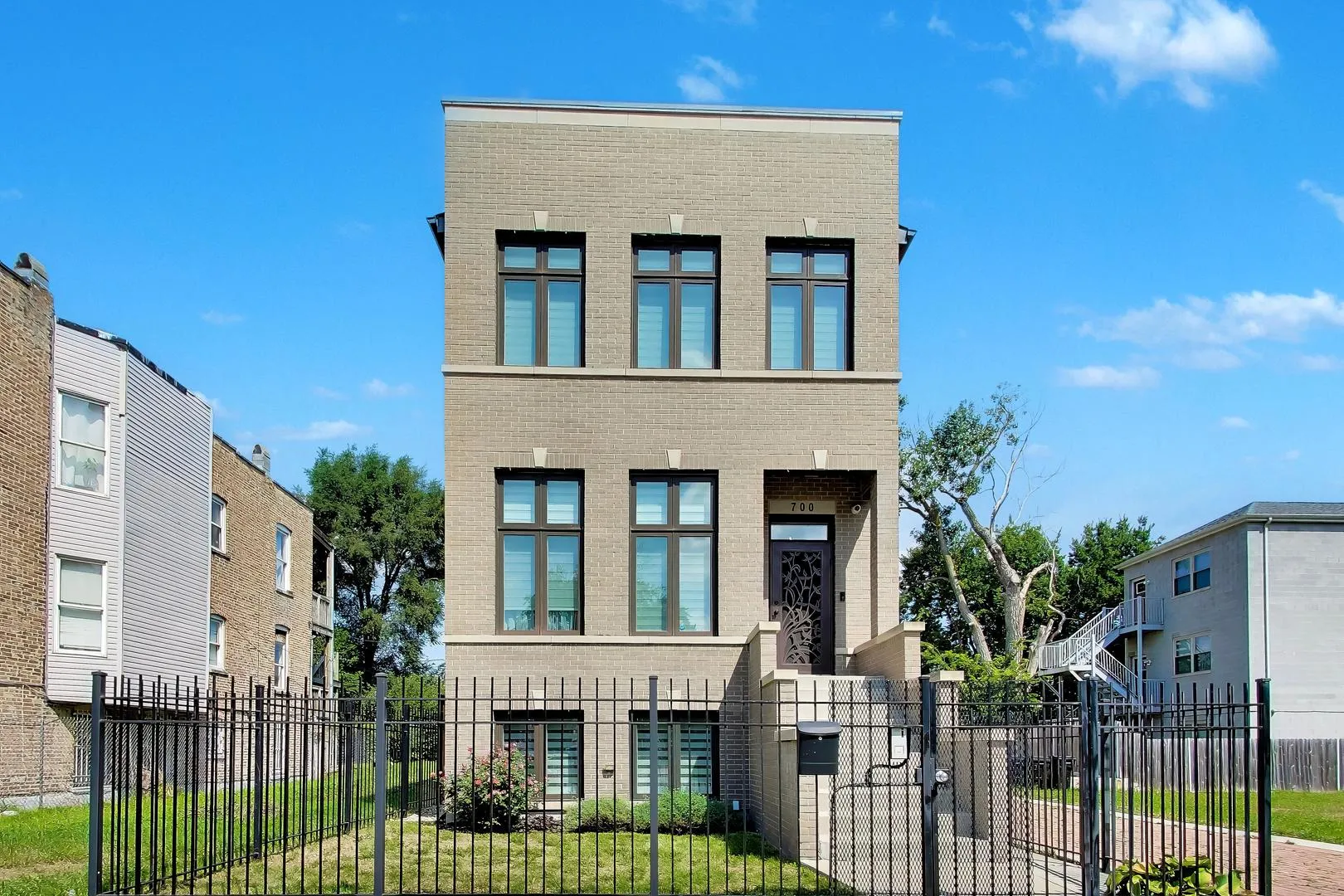 700 E 46th St, , 60653, USA 60653-Chicago-IL