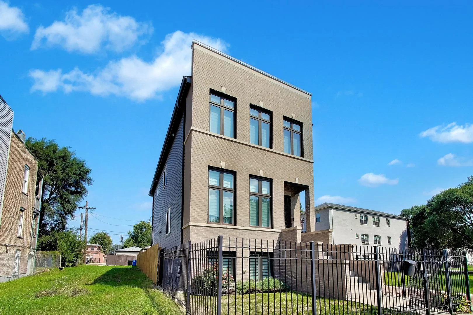 700 E 46th St, , 60653, USA 60653-Chicago-IL
