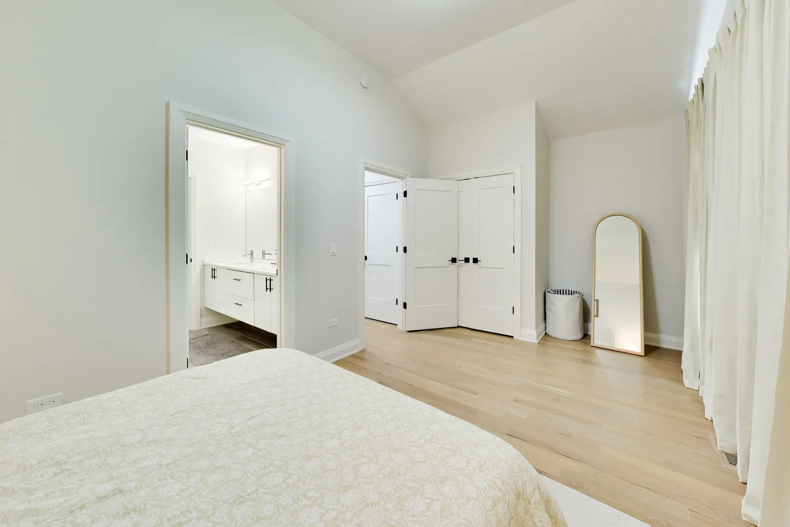 700 E 46th St, , 60653, USA 60653-Chicago-IL