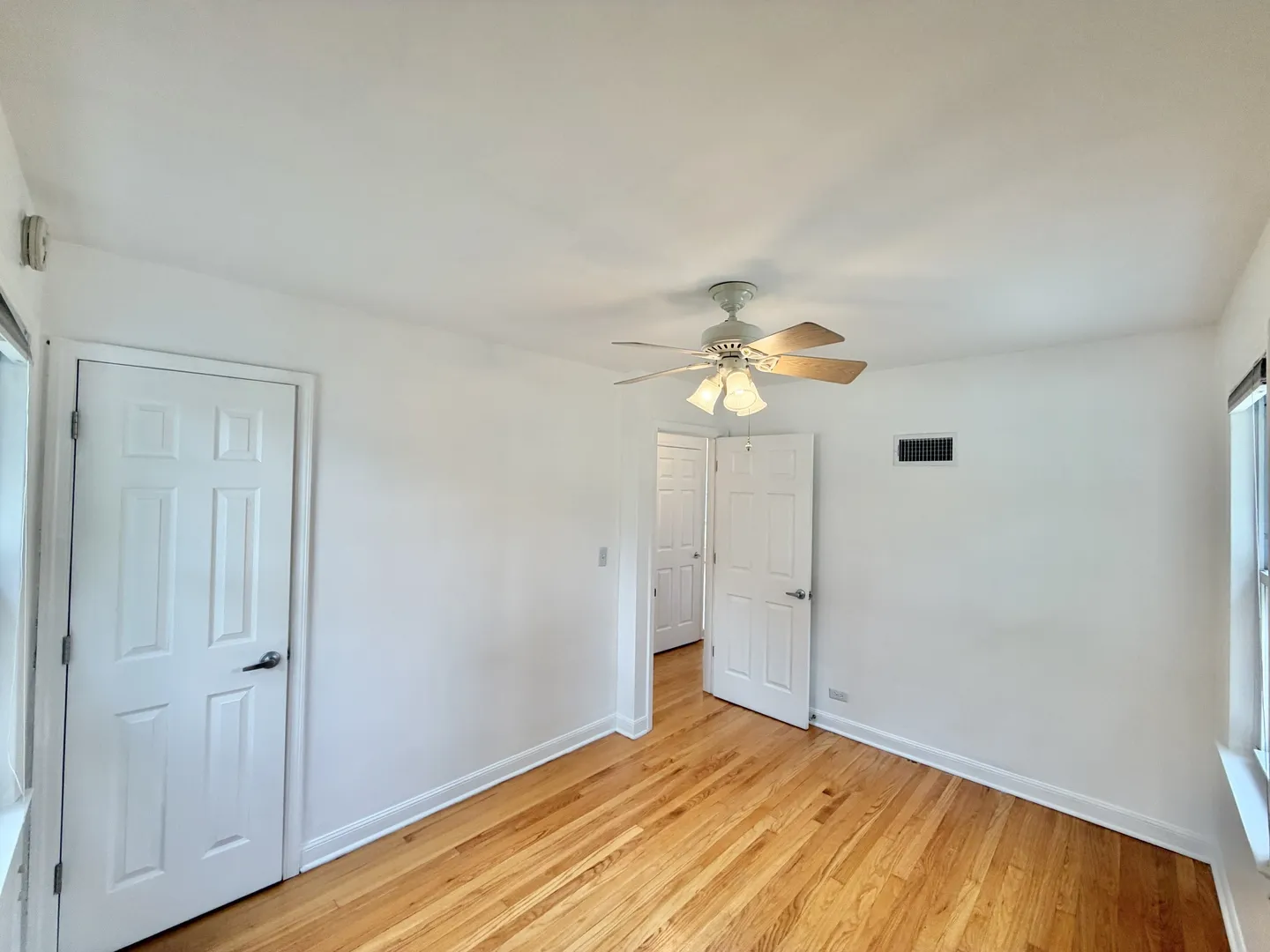 5816 W Greenleaf Ave, , 60646, USA 60646-Chicago-IL