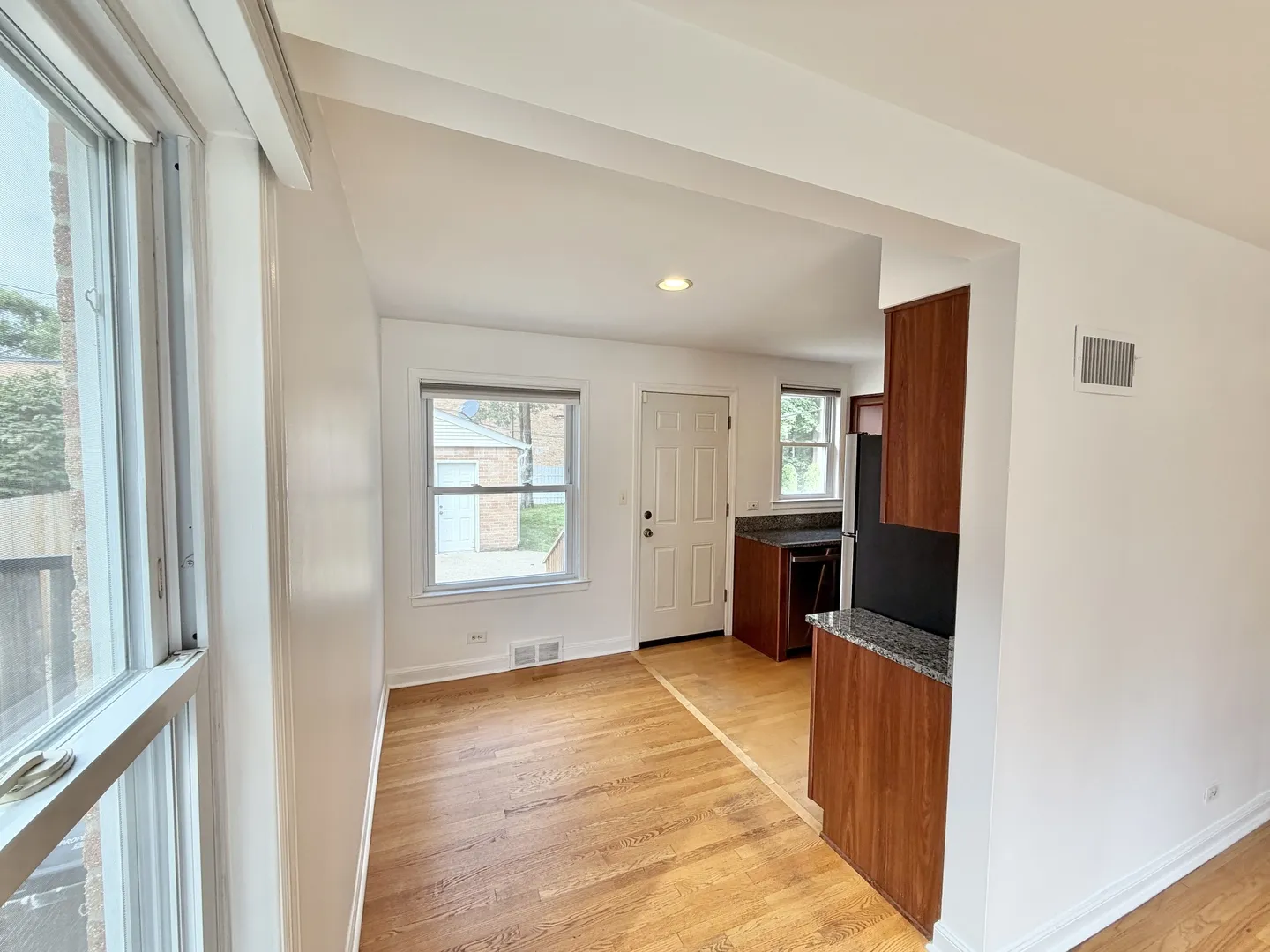 5816 W Greenleaf Ave, , 60646, USA 60646-Chicago-IL