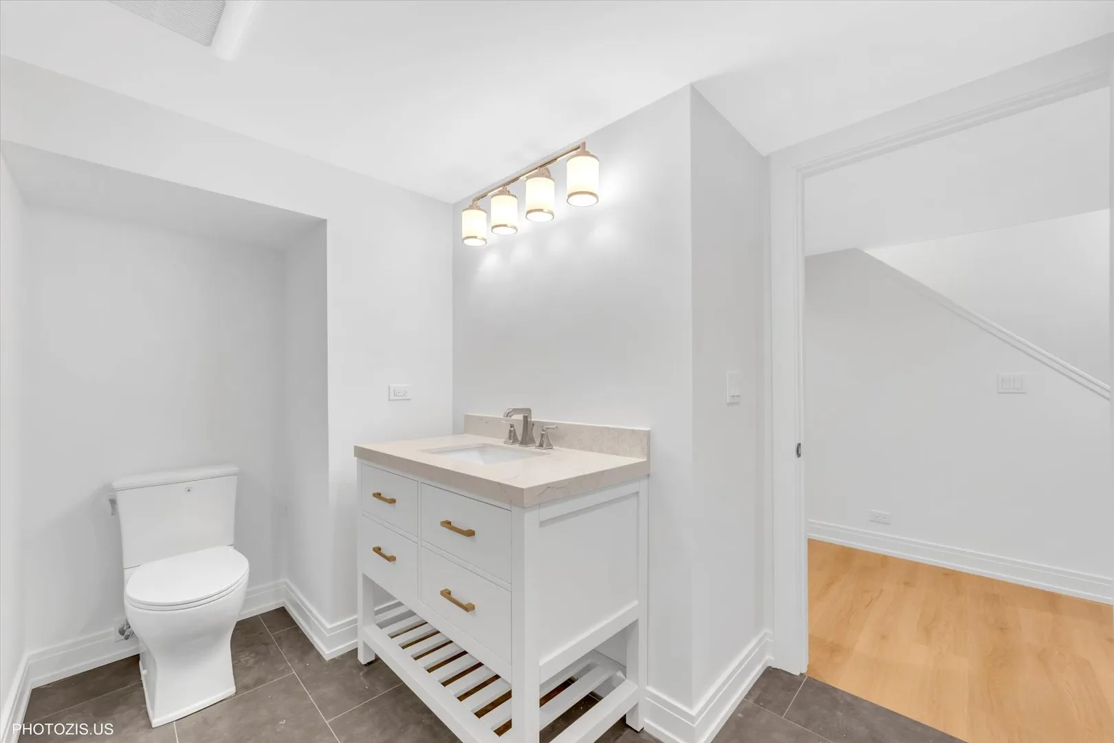 707 Brierhill Rd, ,  60015, USA 60015-Deerfield-IL