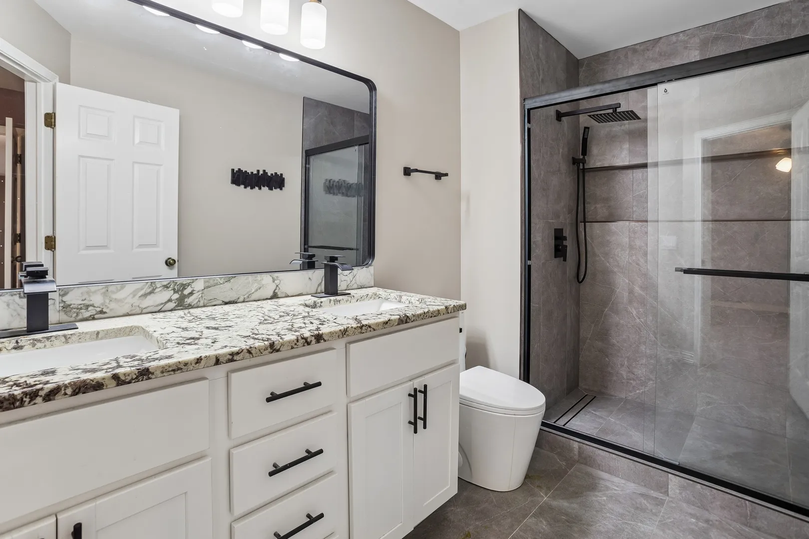 210 Glasgow Ln, ,  60194, USA 60194-unit#Z1-Schaumburg-IL