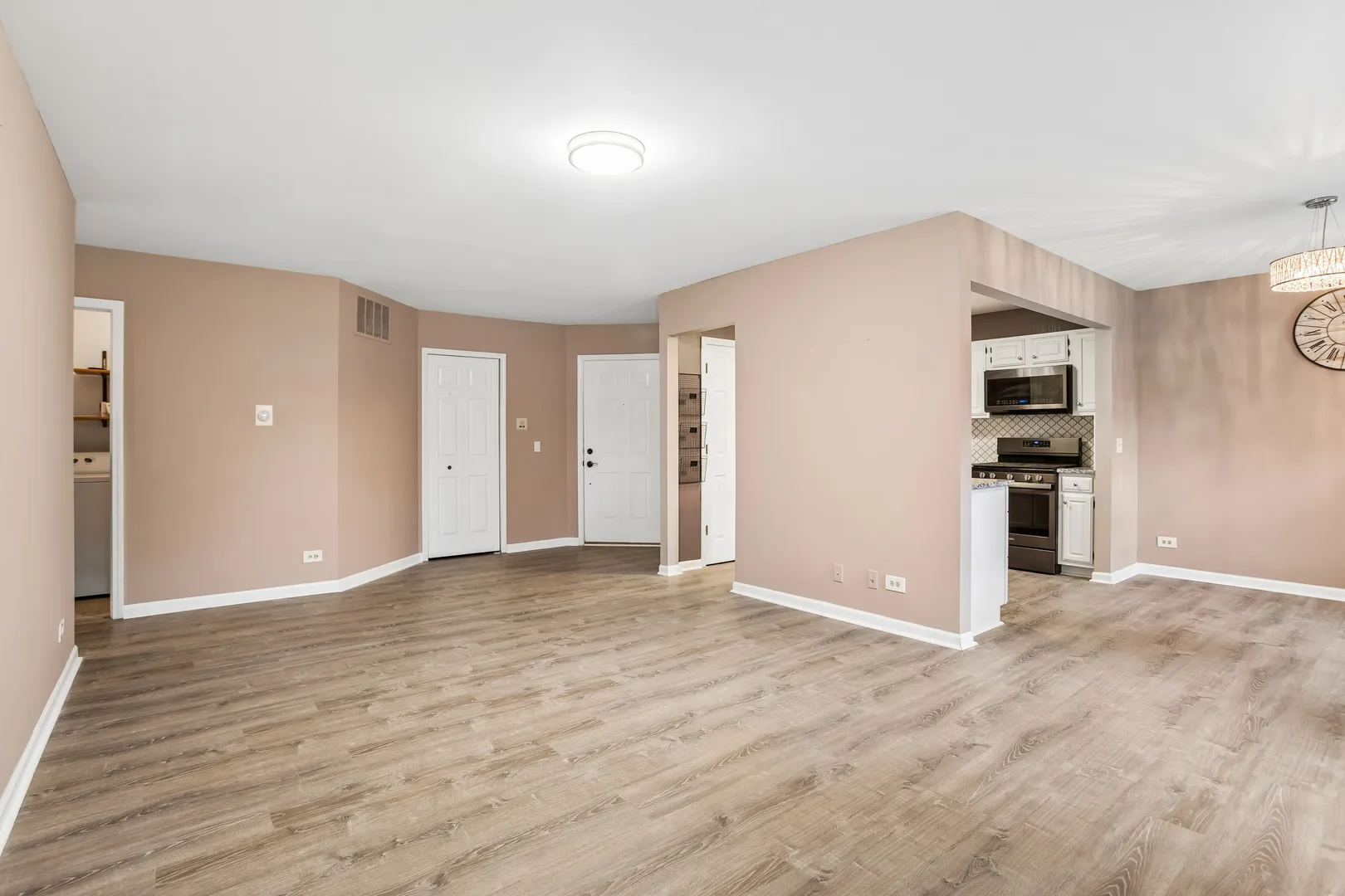 210 Glasgow Ln, ,  60194, USA 60194-unit#Z1-Schaumburg-IL