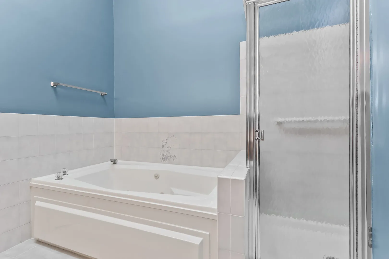 933 W Essex Pl, ,  60004, USA 60004-Arlington Heights-IL