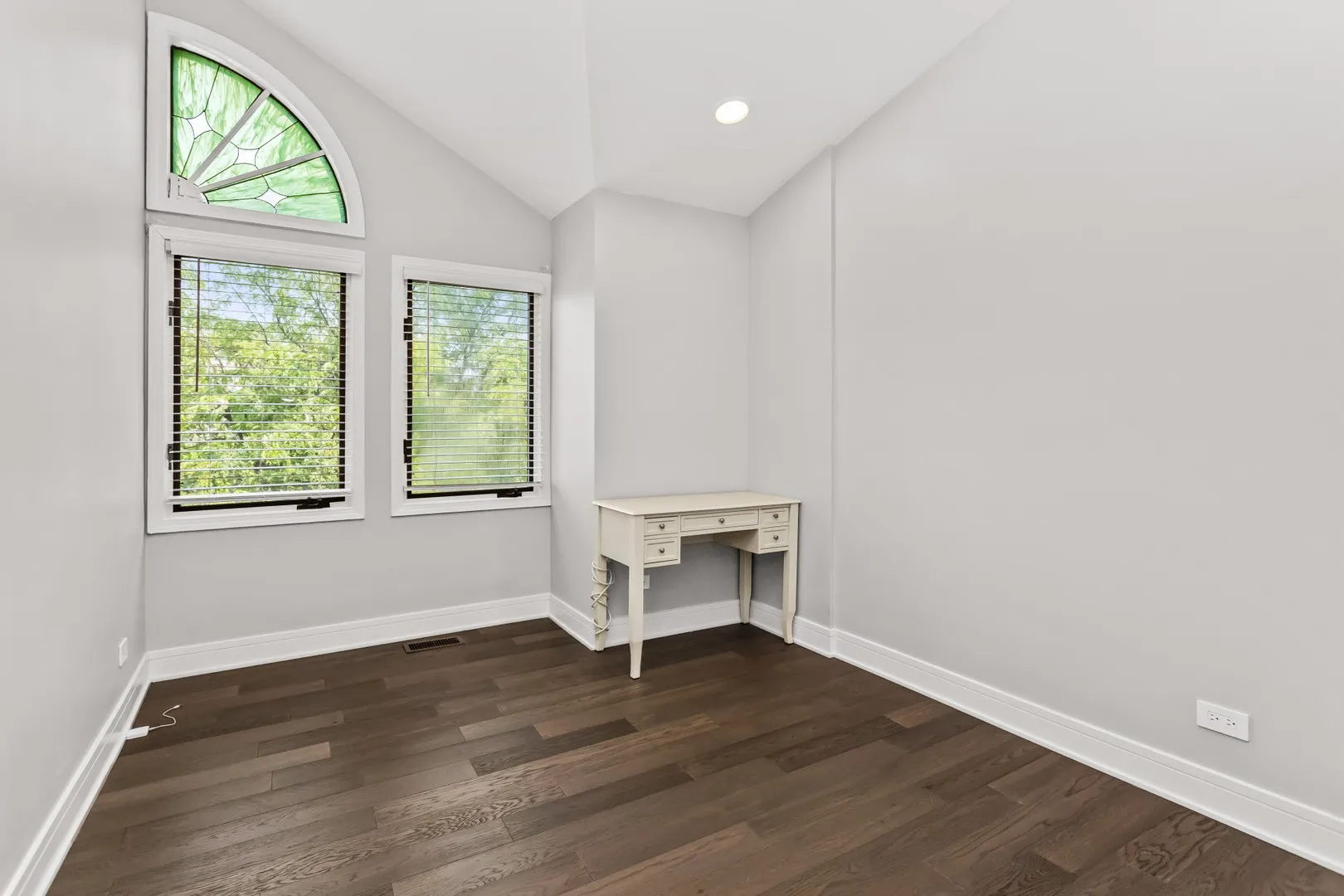 933 W Essex Pl, ,  60004, USA 60004-Arlington Heights-IL