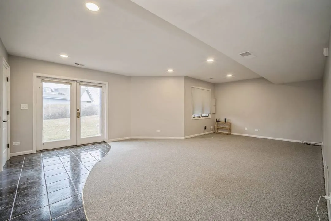 933 W Essex Pl, ,  60004, USA 60004-Arlington Heights-IL