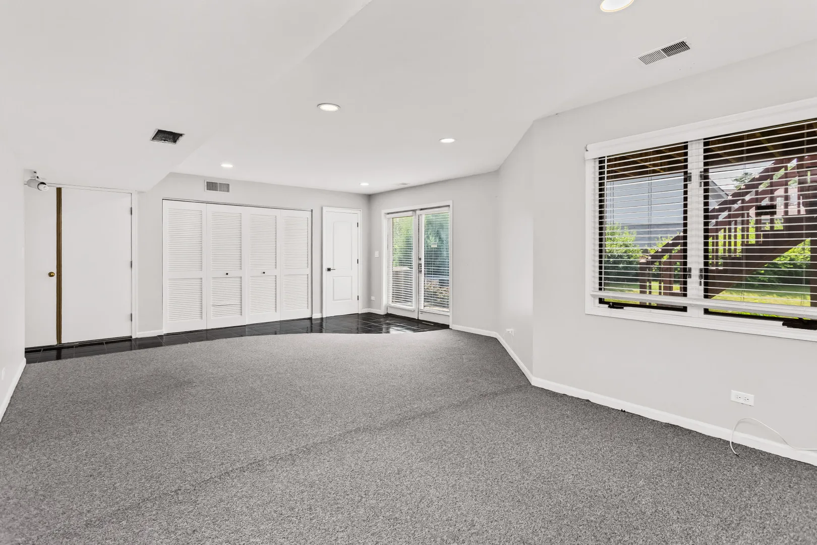 933 W Essex Pl, ,  60004, USA 60004-Arlington Heights-IL