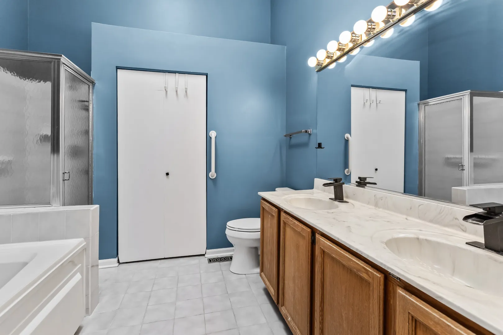 933 W Essex Pl, ,  60004, USA 60004-Arlington Heights-IL