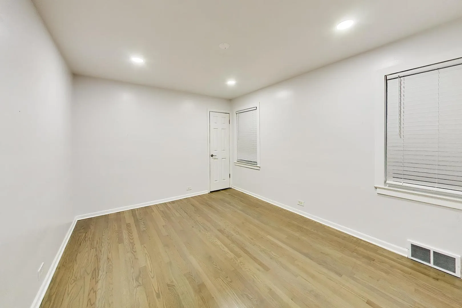5142 Jarlath Ave, ,  60077, USA 60077-Skokie-IL