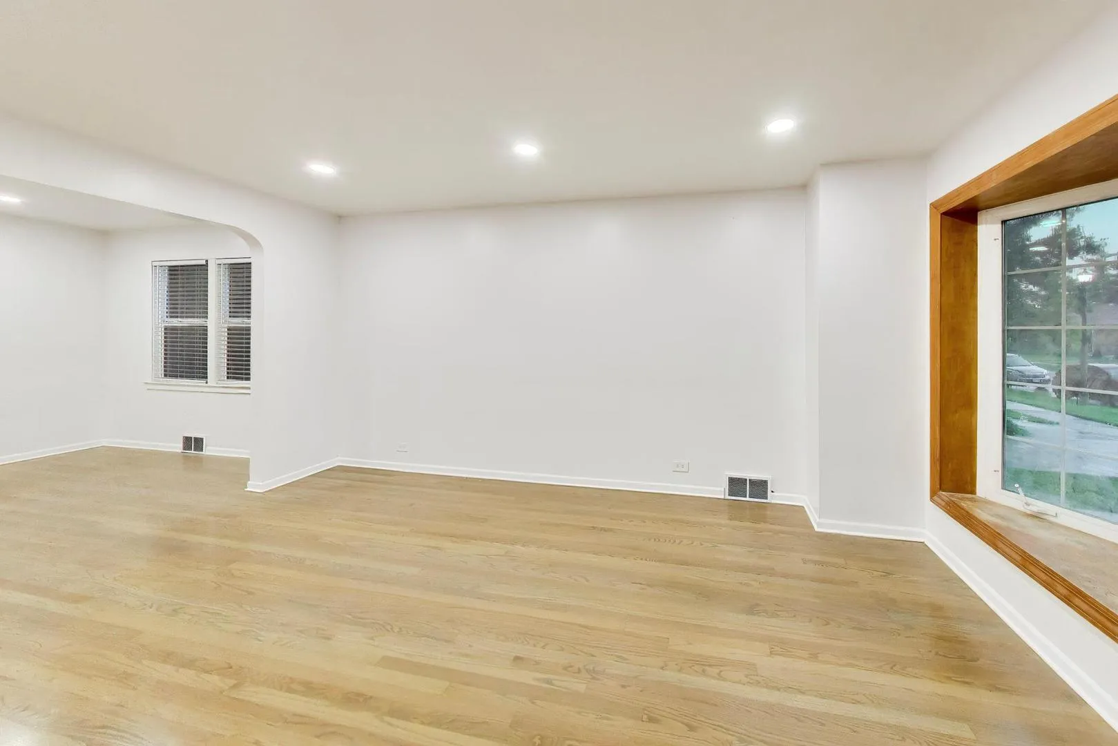 5142 Jarlath Ave, ,  60077, USA 60077-Skokie-IL