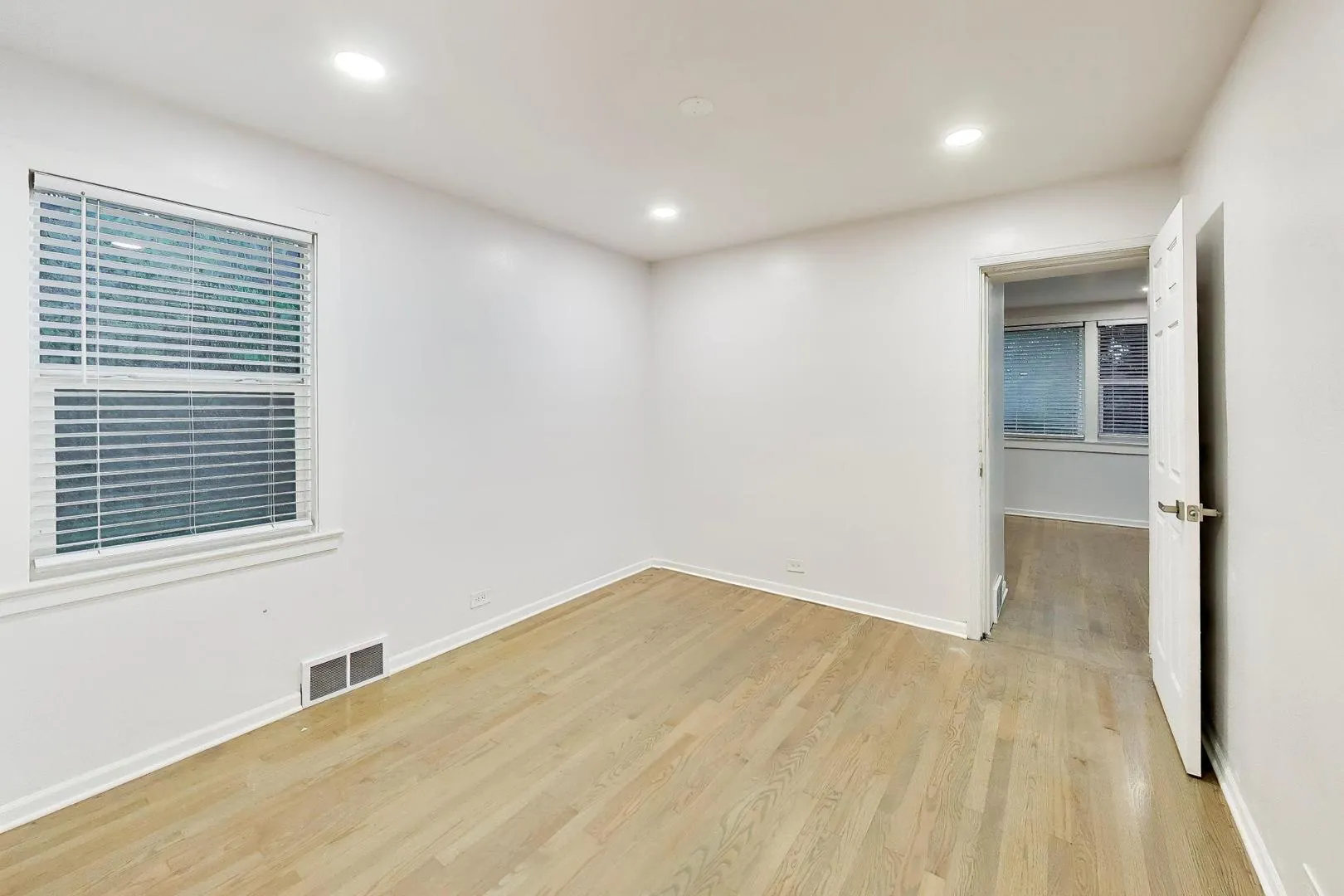 5142 Jarlath Ave, ,  60077, USA 60077-Skokie-IL