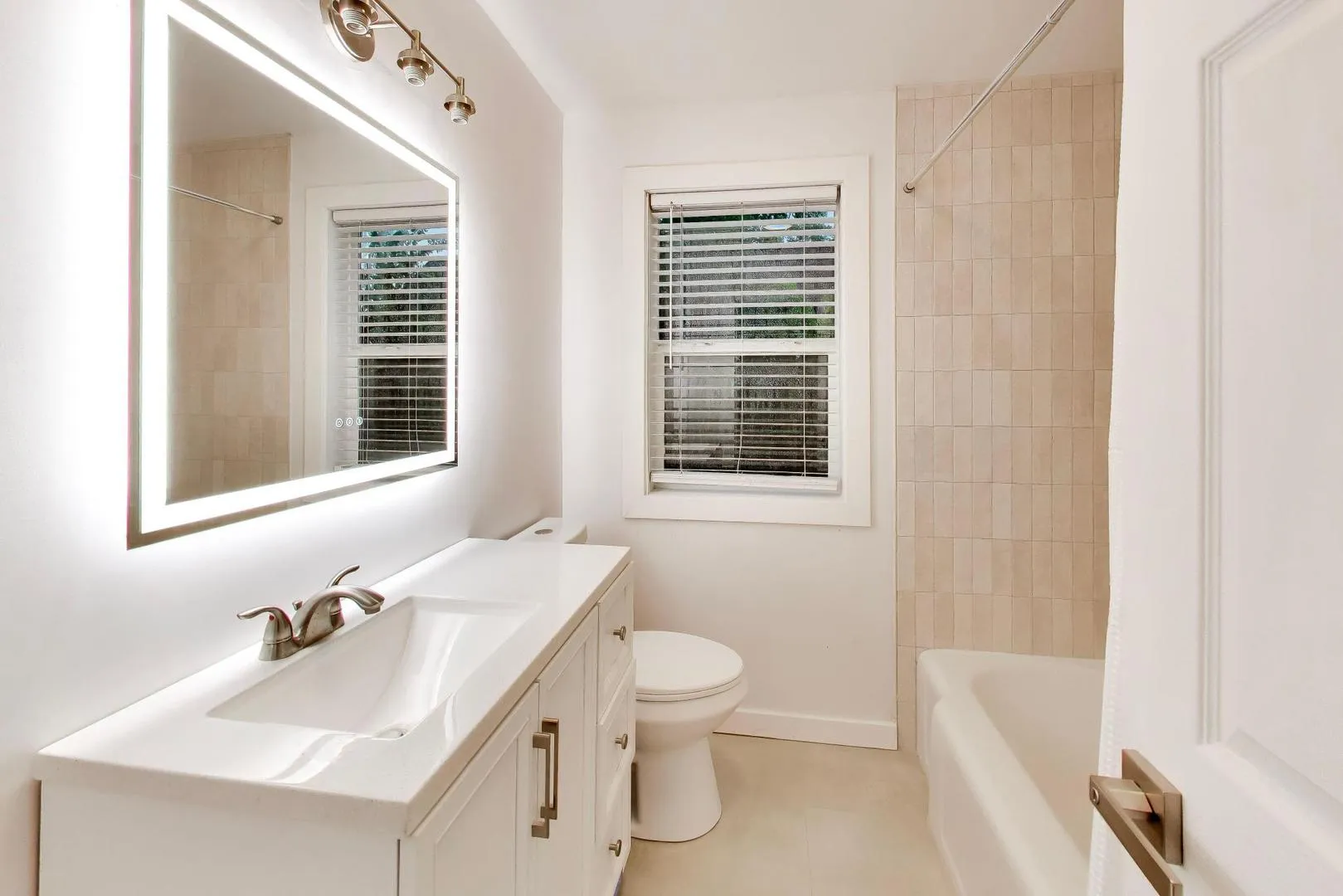 5142 Jarlath Ave, ,  60077, USA 60077-Skokie-IL