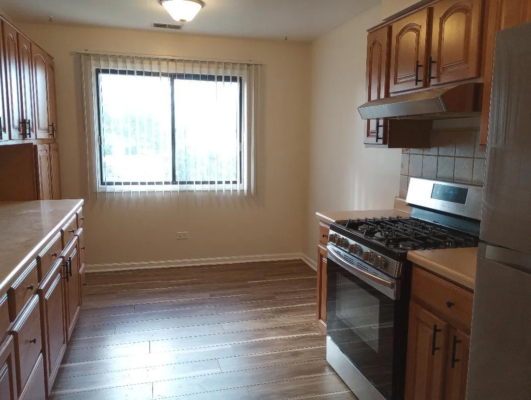 1208 Knottingham Ct, ,  60193, USA 60193-unit#2B-Schaumburg-IL