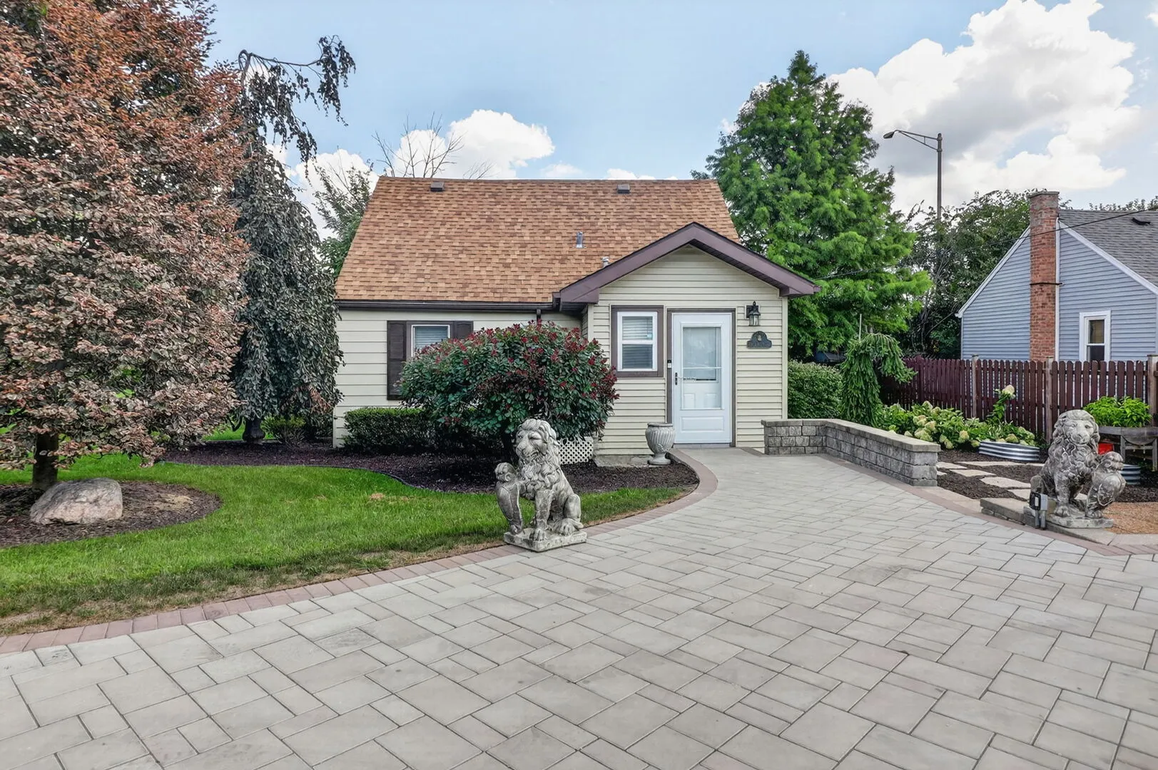 100 83rd St, Willowbrook, 60527, USA 60527-Hinsdale-IL