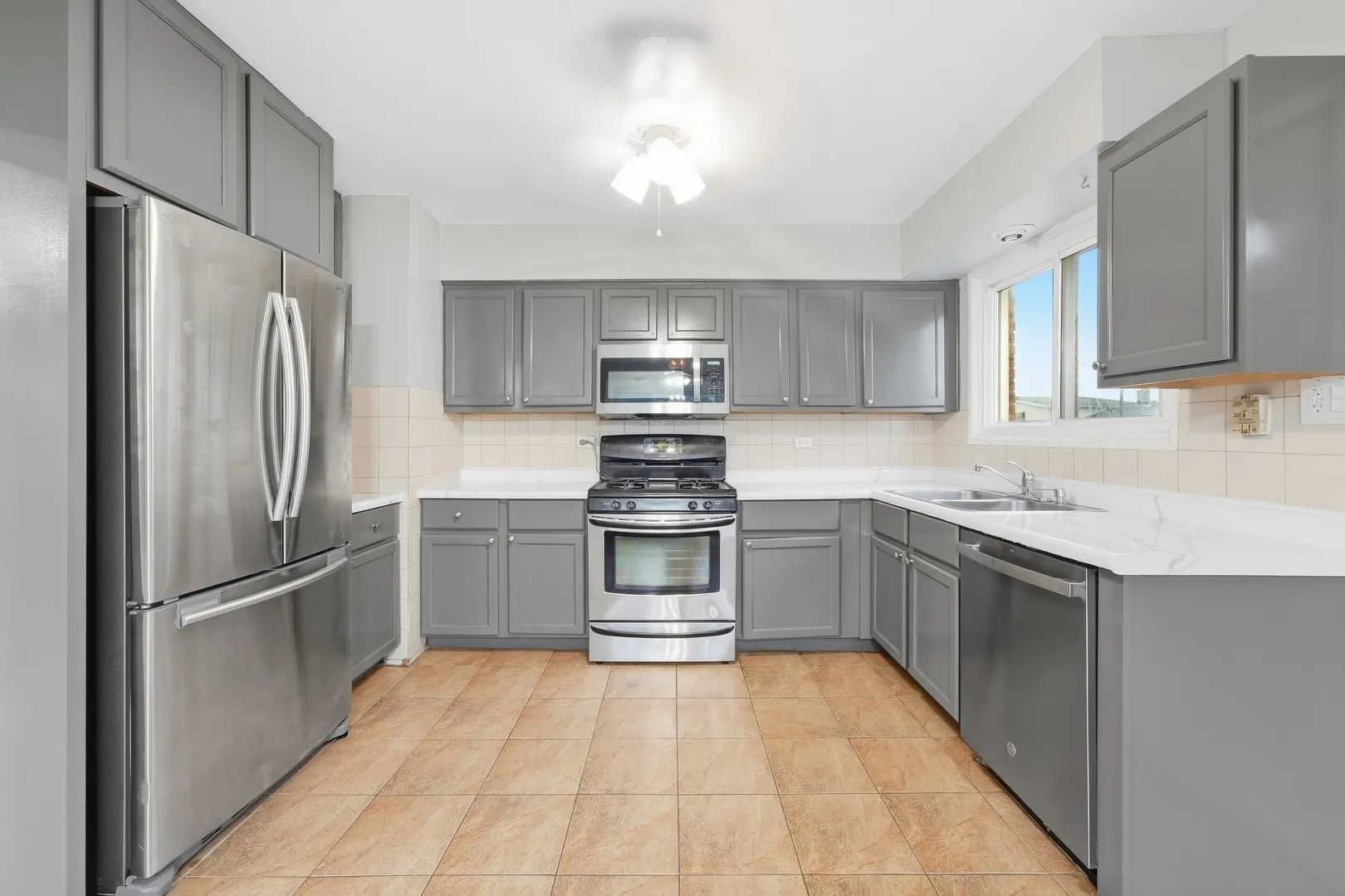 7030 W Carol Ave, ,  60714, USA 60714-Niles-IL
