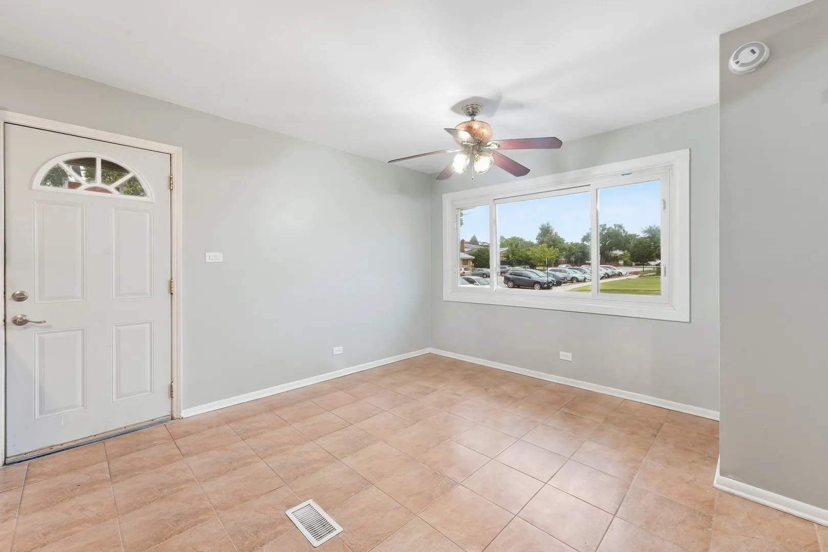 7030 W Carol Ave, ,  60714, USA 60714-Niles-IL