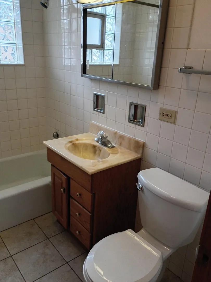 8902 Wisner St, , 60714, USA 60714-unit#2W-Niles-IL