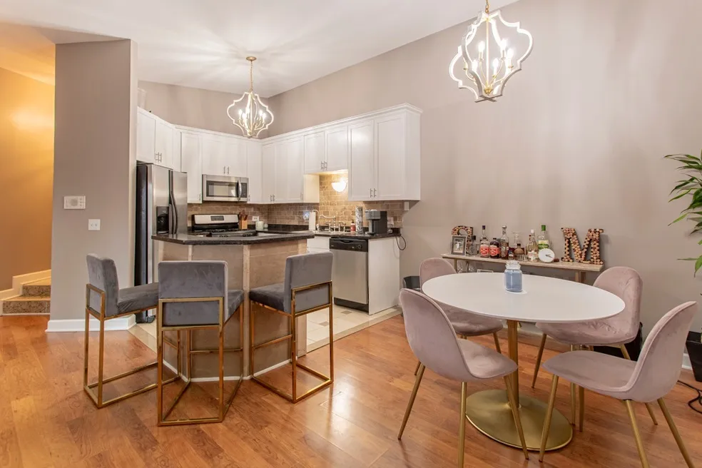 1344 McDowell Rd, , 60563, USA 60563-unit#204-Naperville-IL