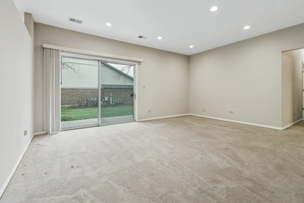 1665 Commodore Ct, , 60193, USA 60193-unit#7-Schaumburg-IL