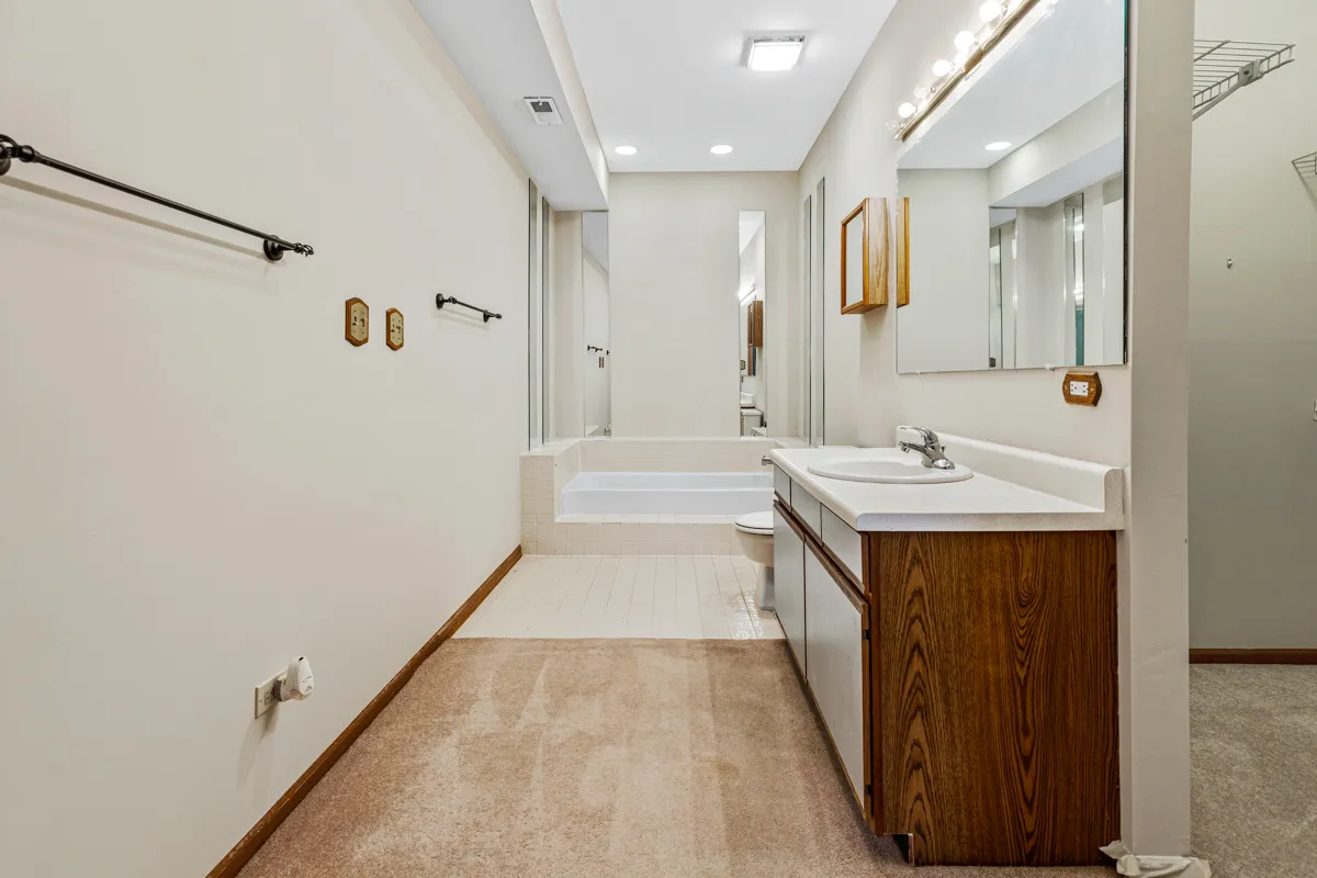 1665 Commodore Ct, , 60193, USA 60193-unit#7-Schaumburg-IL
