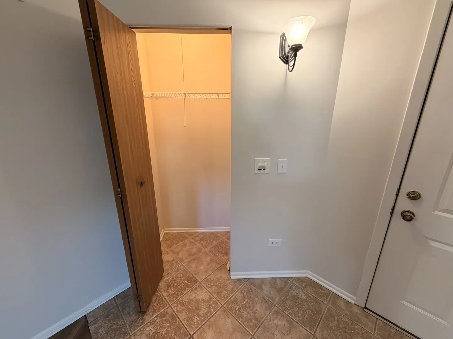 2858 Meadow Ln, ,  60193, USA 60193-unit#Z1-Schaumburg-IL