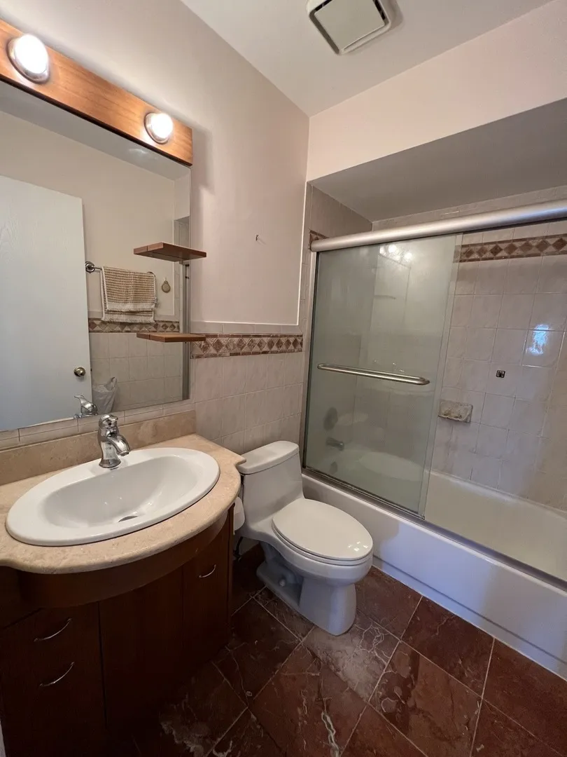 607 Quincy Bridge Ln, , 60025, USA 60025-unit#302-Glenview-IL