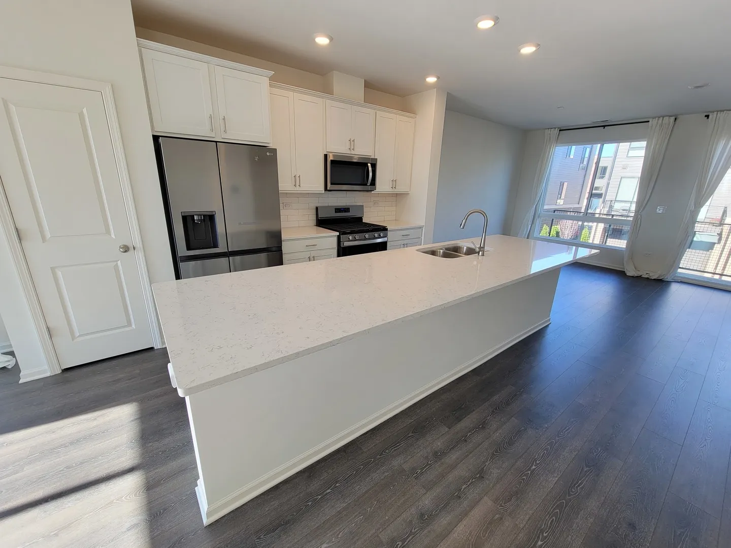 1270 Lakepointe Dr, , 60173, USA 60173-Schaumburg-IL