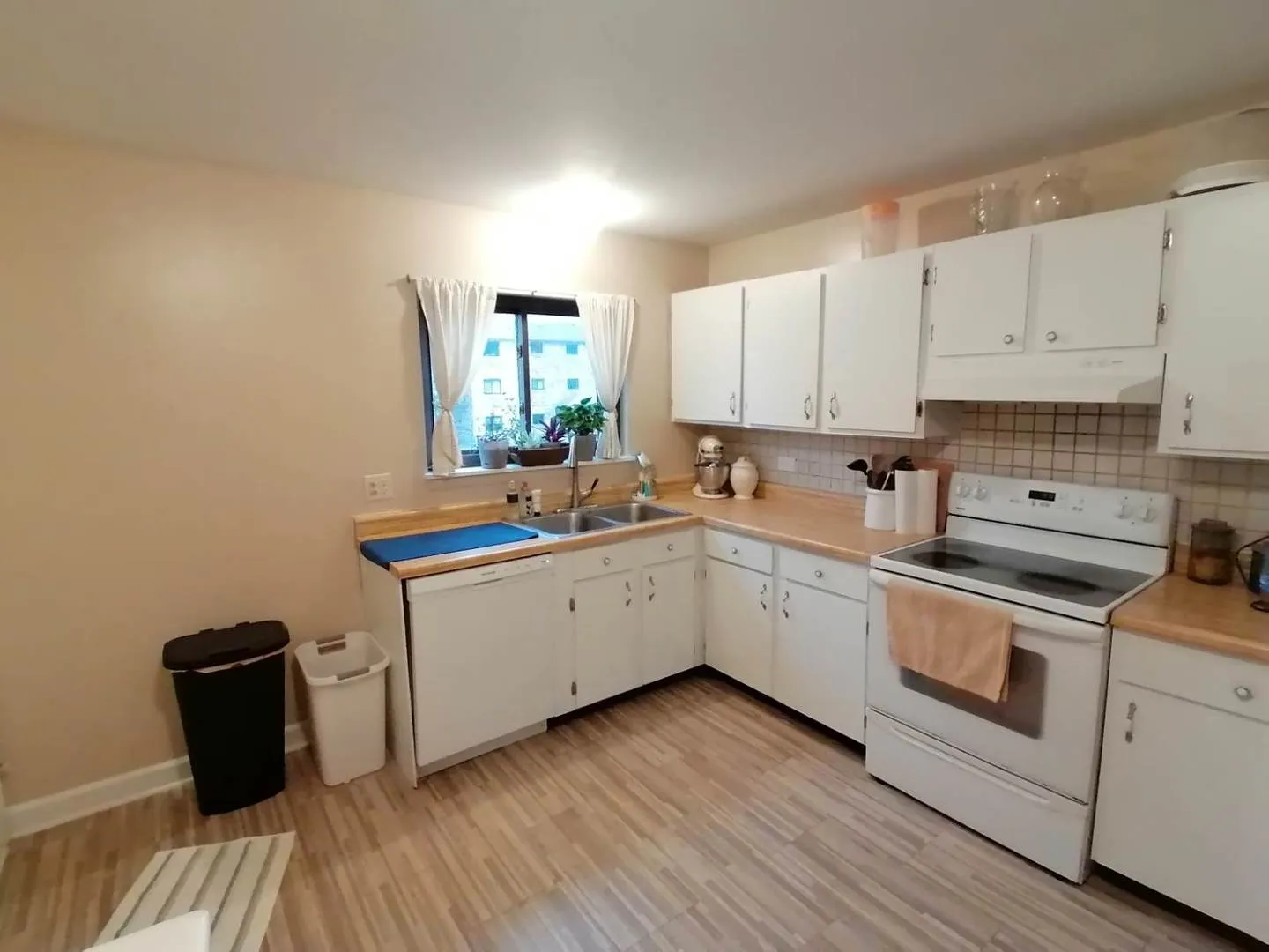 2217 W Nichols Rd, , 60004, USA 60004-unit#D-Arlington Heights-IL