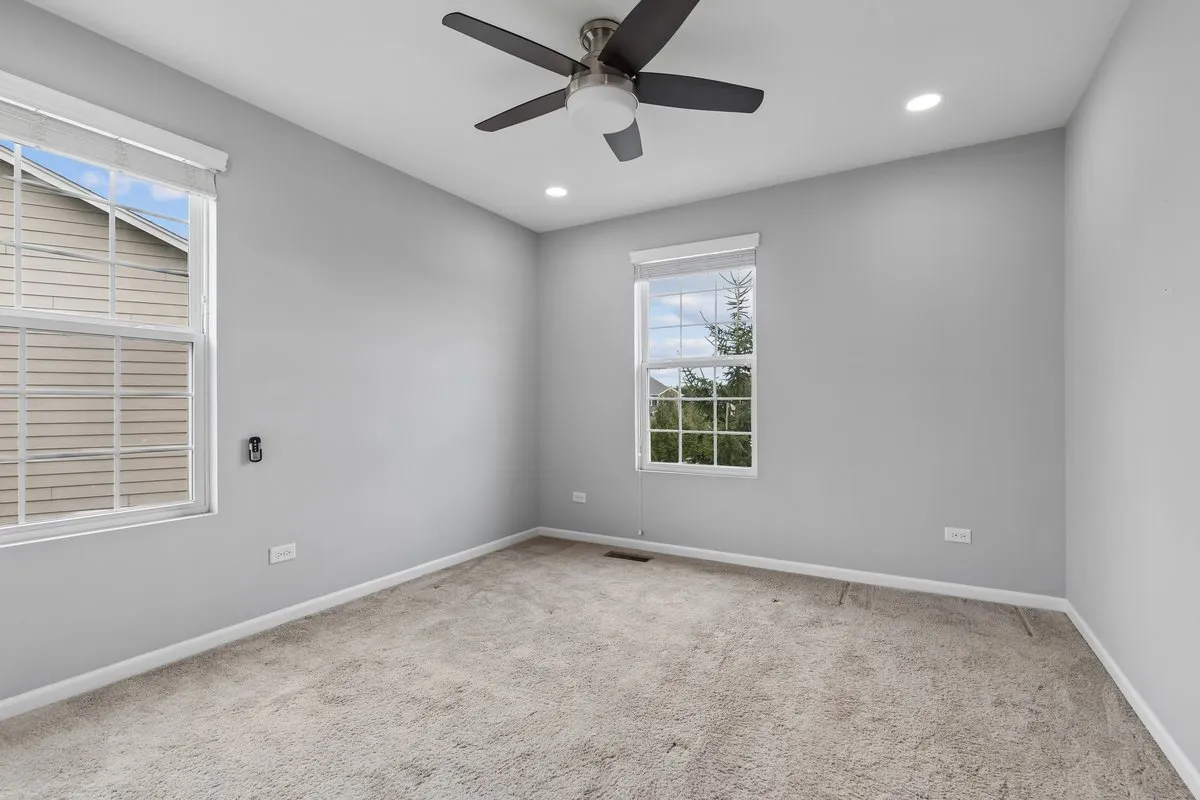 43 Palisades Blvd, , 60047, USA 60047-Hawthorn Woods-IL