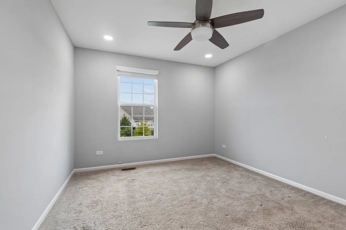 43 Palisades Blvd, , 60047, USA 60047-Hawthorn Woods-IL
