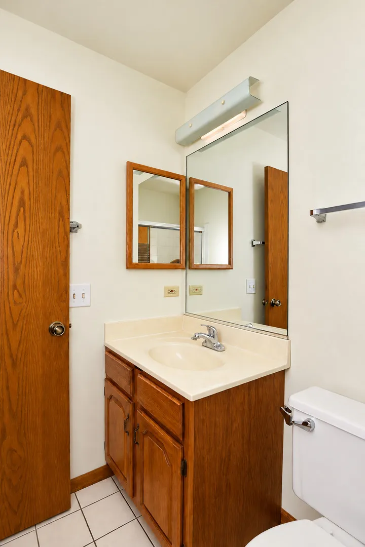 106 Stirling Ln, ,  60194, USA 60194-unit#Z2-Schaumburg-IL