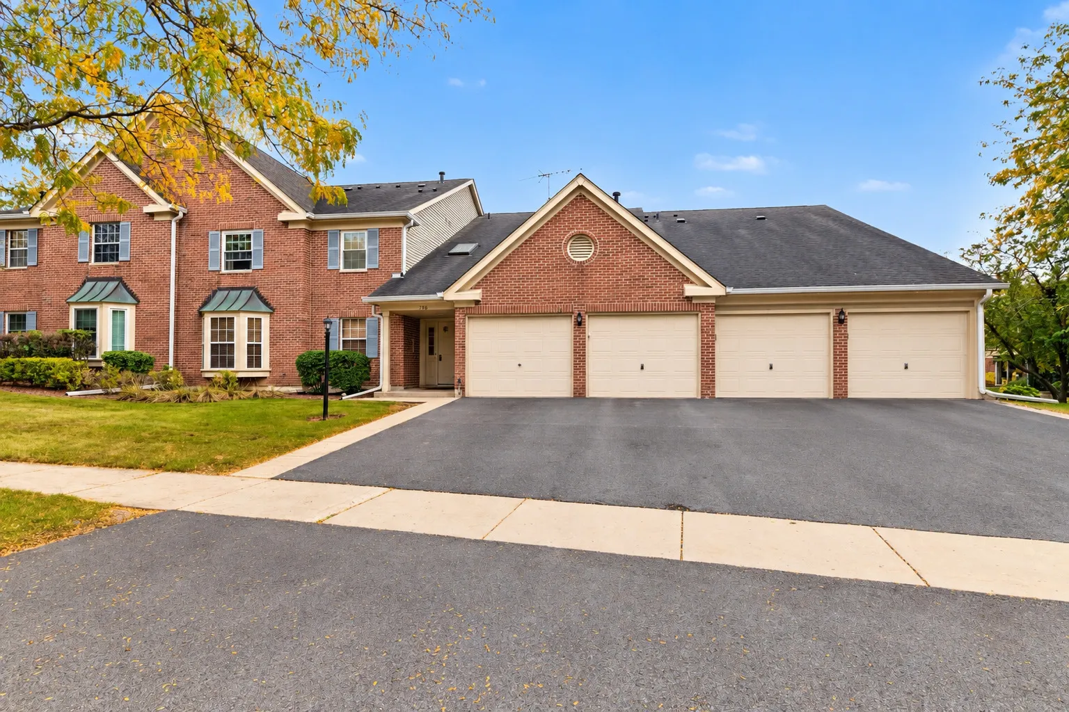 106 Stirling Ln, , 60194, USA 60194-unit#Z2-Schaumburg-IL