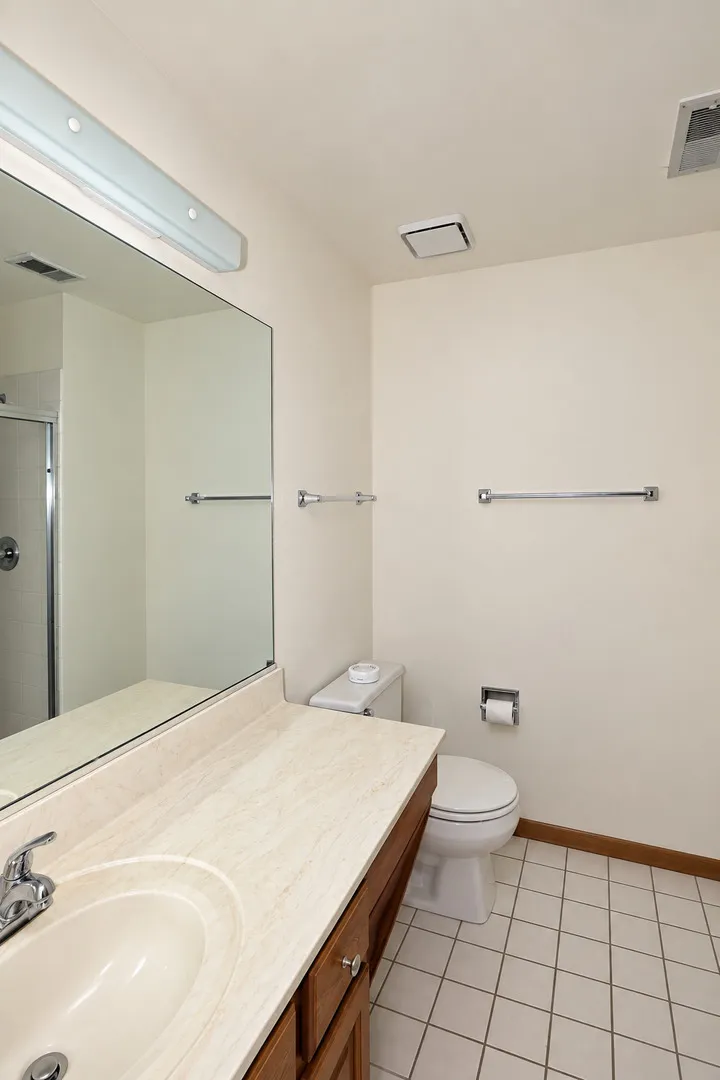 106 Stirling Ln, ,  60194, USA 60194-unit#Z2-Schaumburg-IL