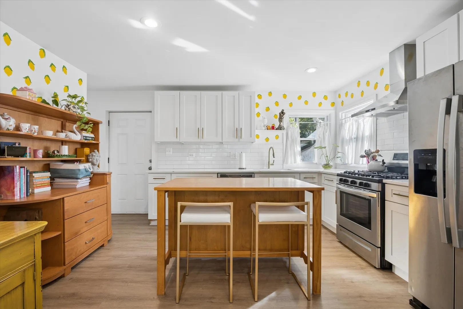 644 W Ave, , 60521, USA 60521-Hinsdale-IL